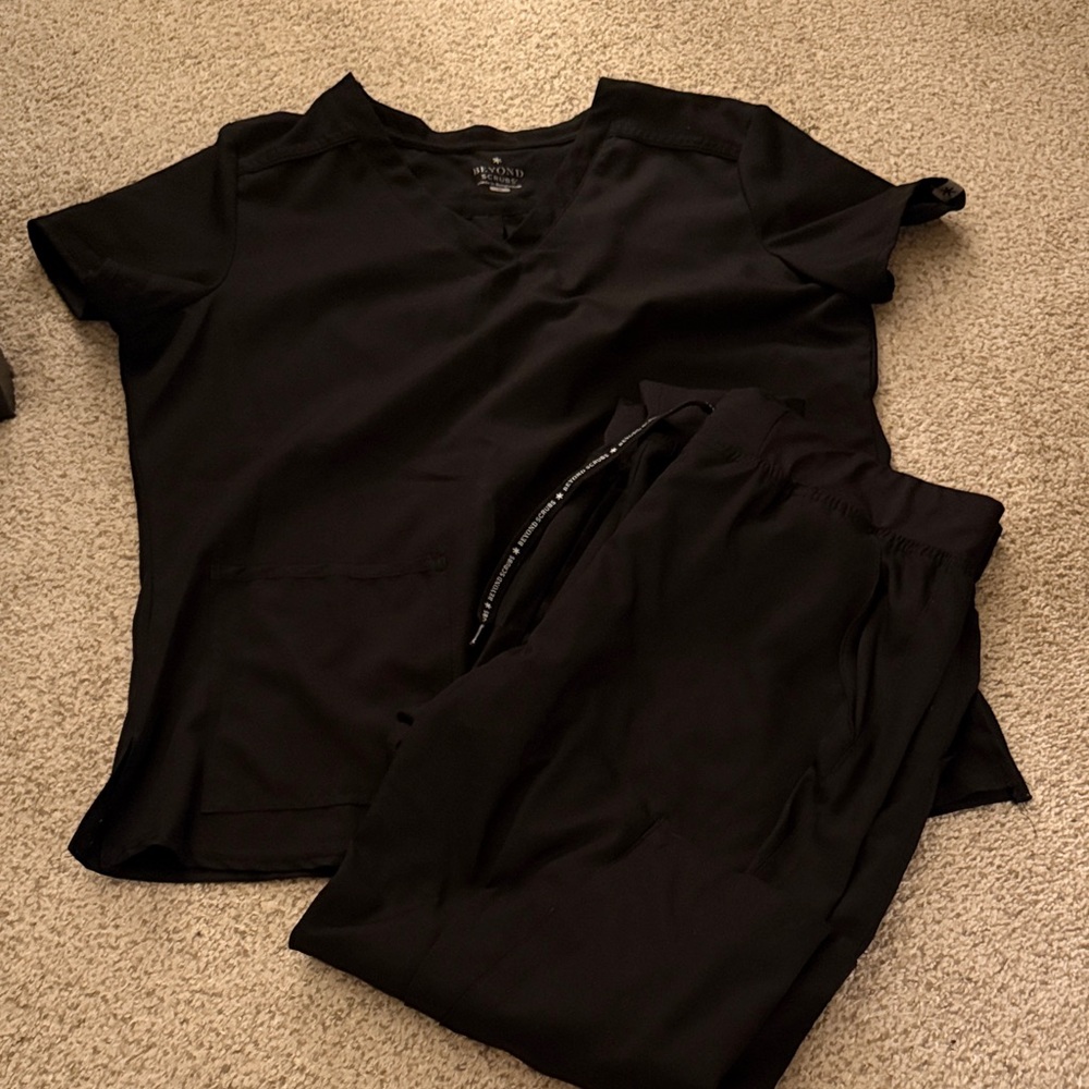 Scrubs & Beyond Black Scrubs Set